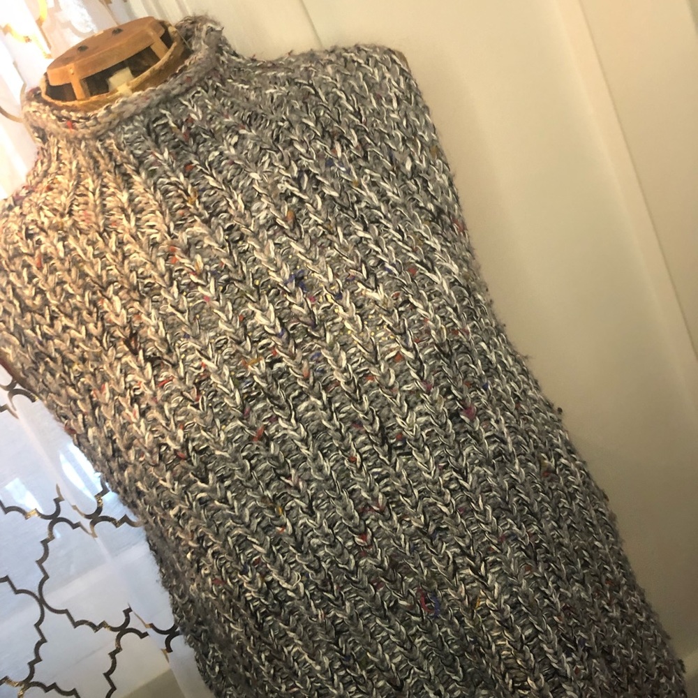 Moth Anthropologie Sleeveless Sweater, Gray with multiple colored thread